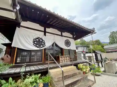 極楽寺の本殿・本堂
