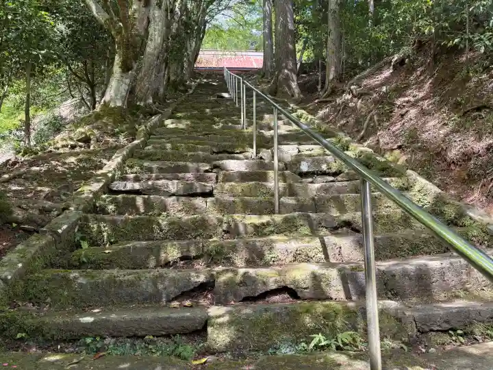 光明寺の{uncategorized: "未分類", other: "その他", undefined: "問題あり", building: "その他建物", grave: "お墓", sacred_gate: "鳥居", guardian: "狛犬", statue: "像", buddha: "仏像", history: "歴史", nature: "自然", garden: "庭園", animal: "動物", pagoda: "塔", temizu: "手水舎", mountain_gate: "山門・神門", sanctuary: "本殿・本堂", subordinate: "末社・摂社", art: "芸術", scenery: "景色", jizo: "地蔵", ema: "絵馬", goshuin: "御朱印", omikuji: "おみくじ", items: "授与品その他", amulet: "お守り", goshuincho: "御朱印帳", eats: "食事", festival: "お祭り", votive_dance: "神楽", shichigosan: "七五三参", wedding: "結婚式", experience: "体験その他", initially: "初詣", around: "周辺", anti_infection: "感染症対策"}