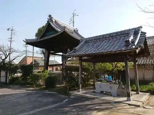 顕宗寺の手水舎
