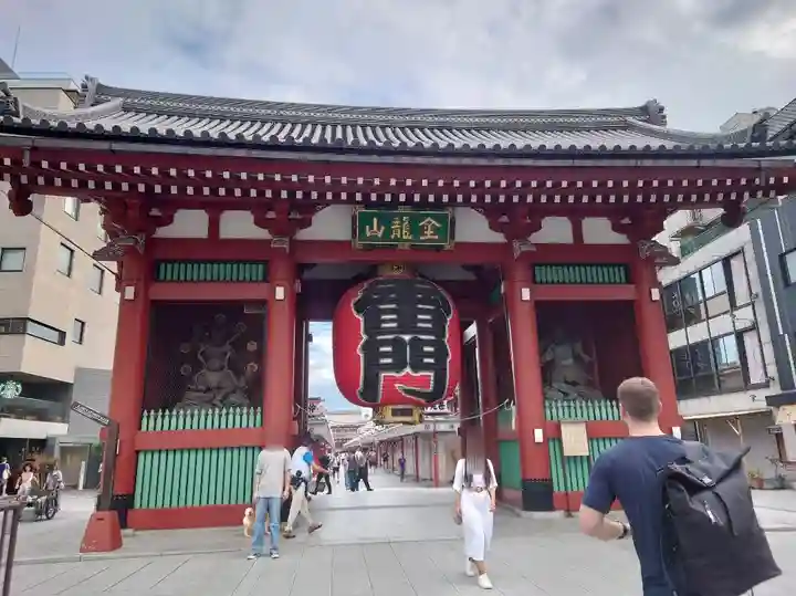 浅草寺の山門・神門