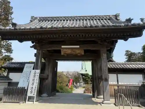 龍華寺の{uncategorized: "未分類", other: "その他", undefined: "問題あり", building: "その他建物", grave: "お墓", sacred_gate: "鳥居", guardian: "狛犬", statue: "像", buddha: "仏像", history: "歴史", nature: "自然", garden: "庭園", animal: "動物", pagoda: "塔", temizu: "手水舎", mountain_gate: "山門・神門", sanctuary: "本殿・本堂", subordinate: "末社・摂社", art: "芸術", scenery: "景色", jizo: "地蔵", ema: "絵馬", goshuin: "御朱印", omikuji: "おみくじ", items: "授与品その他", amulet: "お守り", goshuincho: "御朱印帳", eats: "食事", festival: "お祭り", votive_dance: "神楽", shichigosan: "七五三参", wedding: "結婚式", experience: "体験その他", initially: "初詣", around: "周辺", anti_infection: "感染症対策"}