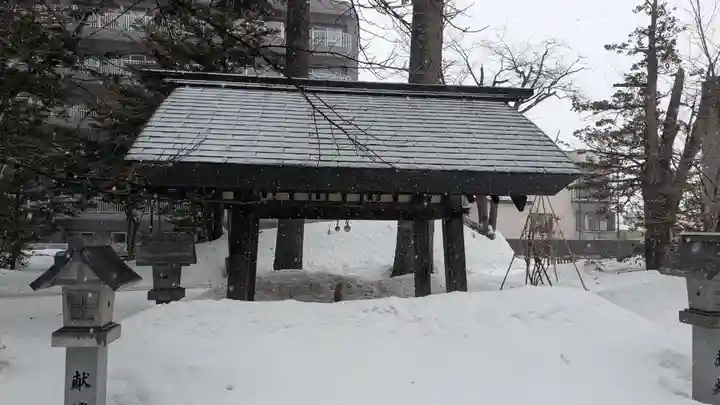 信濃神社の手水舎