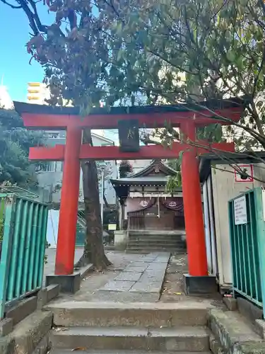 出世稲荷神社（春日稲荷神社）の鳥居