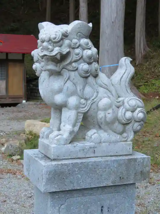 白山神社の狛犬