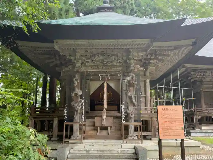 蜂子神社(山形県)