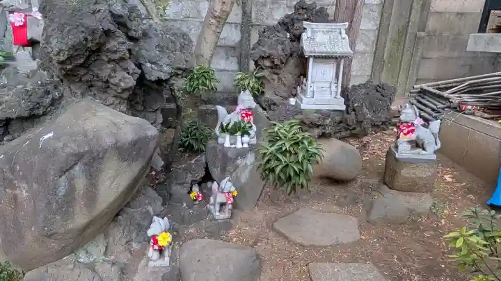 日枝神社の{uncategorized: "未分類", other: "その他", undefined: "問題あり", building: "その他建物", grave: "お墓", sacred_gate: "鳥居", guardian: "狛犬", statue: "像", buddha: "仏像", history: "歴史", nature: "自然", garden: "庭園", animal: "動物", pagoda: "塔", temizu: "手水舎", mountain_gate: "山門・神門", sanctuary: "本殿・本堂", subordinate: "末社・摂社", art: "芸術", scenery: "景色", jizo: "地蔵", ema: "絵馬", goshuin: "御朱印", omikuji: "おみくじ", items: "授与品その他", amulet: "お守り", goshuincho: "御朱印帳", eats: "食事", festival: "お祭り", votive_dance: "神楽", shichigosan: "七五三参", wedding: "結婚式", experience: "体験その他", initially: "初詣", around: "周辺", anti_infection: "感染症対策"}