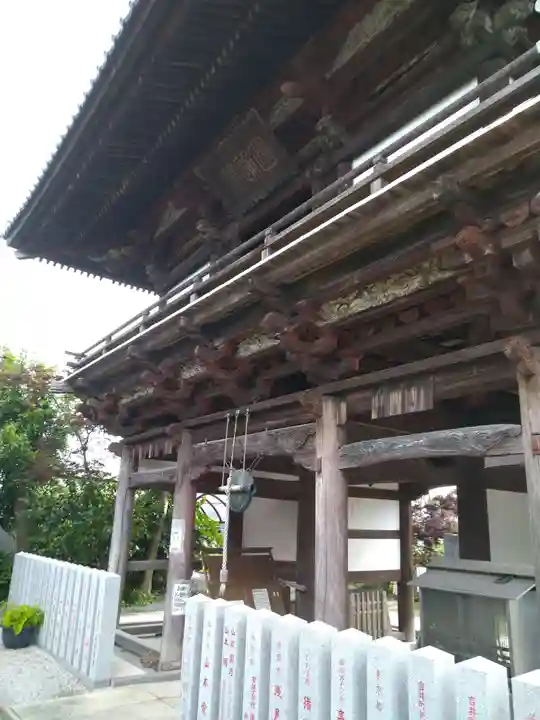 観音寺の山門・神門