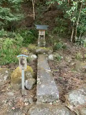 賀蘇山神社の{uncategorized: "未分類", other: "その他", undefined: "問題あり", building: "その他建物", grave: "お墓", sacred_gate: "鳥居", guardian: "狛犬", statue: "像", buddha: "仏像", history: "歴史", nature: "自然", garden: "庭園", animal: "動物", pagoda: "塔", temizu: "手水舎", mountain_gate: "山門・神門", sanctuary: "本殿・本堂", subordinate: "末社・摂社", art: "芸術", scenery: "景色", jizo: "地蔵", ema: "絵馬", goshuin: "御朱印", omikuji: "おみくじ", items: "授与品その他", amulet: "お守り", goshuincho: "御朱印帳", eats: "食事", festival: "お祭り", votive_dance: "神楽", shichigosan: "七五三参", wedding: "結婚式", experience: "体験その他", initially: "初詣", around: "周辺", anti_infection: "感染症対策"}