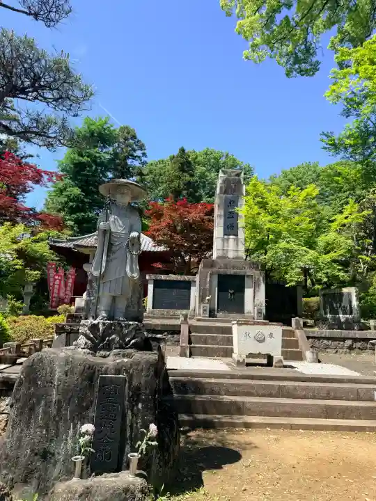 岩殿山安楽寺(吉見観音)の{uncategorized: "未分類", other: "その他", undefined: "問題あり", building: "その他建物", grave: "お墓", sacred_gate: "鳥居", guardian: "狛犬", statue: "像", buddha: "仏像", history: "歴史", nature: "自然", garden: "庭園", animal: "動物", pagoda: "塔", temizu: "手水舎", mountain_gate: "山門・神門", sanctuary: "本殿・本堂", subordinate: "末社・摂社", art: "芸術", scenery: "景色", jizo: "地蔵", ema: "絵馬", goshuin: "御朱印", omikuji: "おみくじ", items: "授与品その他", amulet: "お守り", goshuincho: "御朱印帳", eats: "食事", festival: "お祭り", votive_dance: "神楽", shichigosan: "七五三参", wedding: "結婚式", experience: "体験その他", initially: "初詣", around: "周辺", anti_infection: "感染症対策"}