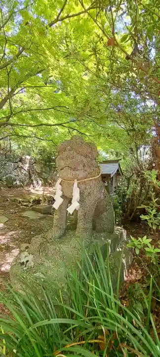 氷上神社の{uncategorized: "未分類", other: "その他", undefined: "問題あり", building: "その他建物", grave: "お墓", sacred_gate: "鳥居", guardian: "狛犬", statue: "像", buddha: "仏像", history: "歴史", nature: "自然", garden: "庭園", animal: "動物", pagoda: "塔", temizu: "手水舎", mountain_gate: "山門・神門", sanctuary: "本殿・本堂", subordinate: "末社・摂社", art: "芸術", scenery: "景色", jizo: "地蔵", ema: "絵馬", goshuin: "御朱印", omikuji: "おみくじ", items: "授与品その他", amulet: "お守り", goshuincho: "御朱印帳", eats: "食事", festival: "お祭り", votive_dance: "神楽", shichigosan: "七五三参", wedding: "結婚式", experience: "体験その他", initially: "初詣", around: "周辺", anti_infection: "感染症対策"}