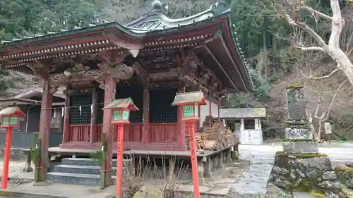 満願寺の本殿