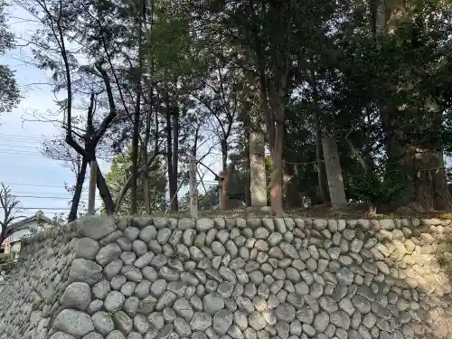 猪名部神社の{uncategorized: "未分類", other: "その他", undefined: "問題あり", building: "その他建物", grave: "お墓", sacred_gate: "鳥居", guardian: "狛犬", statue: "像", buddha: "仏像", history: "歴史", nature: "自然", garden: "庭園", animal: "動物", pagoda: "塔", temizu: "手水舎", mountain_gate: "山門・神門", sanctuary: "本殿・本堂", subordinate: "末社・摂社", art: "芸術", scenery: "景色", jizo: "地蔵", ema: "絵馬", goshuin: "御朱印", omikuji: "おみくじ", items: "授与品その他", amulet: "お守り", goshuincho: "御朱印帳", eats: "食事", festival: "お祭り", votive_dance: "神楽", shichigosan: "七五三参", wedding: "結婚式", experience: "体験その他", initially: "初詣", around: "周辺", anti_infection: "感染症対策"}