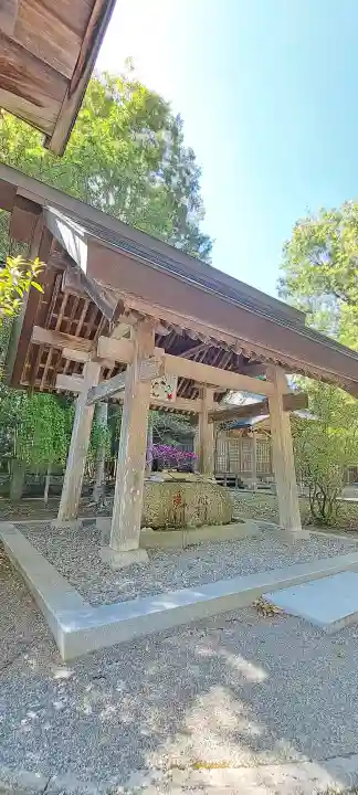 天照御祖神社の{uncategorized: "未分類", other: "その他", undefined: "問題あり", building: "その他建物", grave: "お墓", sacred_gate: "鳥居", guardian: "狛犬", statue: "像", buddha: "仏像", history: "歴史", nature: "自然", garden: "庭園", animal: "動物", pagoda: "塔", temizu: "手水舎", mountain_gate: "山門・神門", sanctuary: "本殿・本堂", subordinate: "末社・摂社", art: "芸術", scenery: "景色", jizo: "地蔵", ema: "絵馬", goshuin: "御朱印", omikuji: "おみくじ", items: "授与品その他", amulet: "お守り", goshuincho: "御朱印帳", eats: "食事", festival: "お祭り", votive_dance: "神楽", shichigosan: "七五三参", wedding: "結婚式", experience: "体験その他", initially: "初詣", around: "周辺", anti_infection: "感染症対策"}