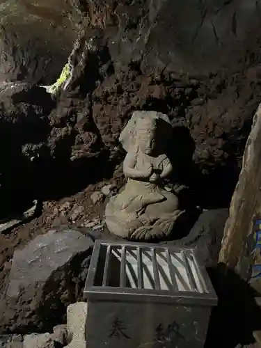 無戸室浅間神社(船津胎内神社)(山梨県)