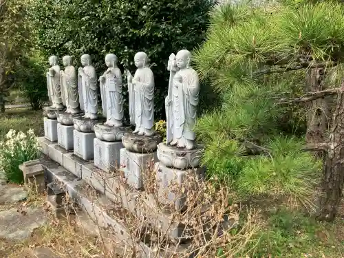 天宗寺の{uncategorized: "未分類", other: "その他", undefined: "問題あり", building: "その他建物", grave: "お墓", sacred_gate: "鳥居", guardian: "狛犬", statue: "像", buddha: "仏像", history: "歴史", nature: "自然", garden: "庭園", animal: "動物", pagoda: "塔", temizu: "手水舎", mountain_gate: "山門・神門", sanctuary: "本殿・本堂", subordinate: "末社・摂社", art: "芸術", scenery: "景色", jizo: "地蔵", ema: "絵馬", goshuin: "御朱印", omikuji: "おみくじ", items: "授与品その他", amulet: "お守り", goshuincho: "御朱印帳", eats: "食事", festival: "お祭り", votive_dance: "神楽", shichigosan: "七五三参", wedding: "結婚式", experience: "体験その他", initially: "初詣", around: "周辺", anti_infection: "感染症対策"}