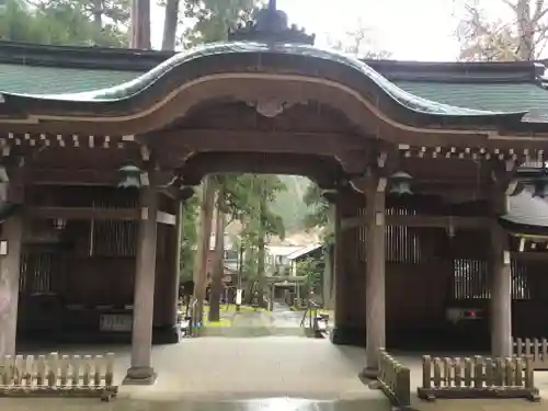 岡太神社・大瀧神社の山門・神門