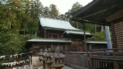 安仁神社の本殿