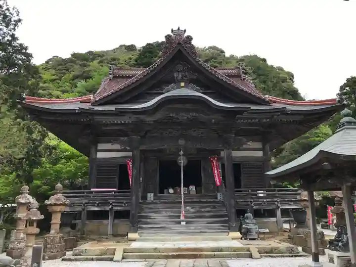 摩尼寺の本殿・本堂
