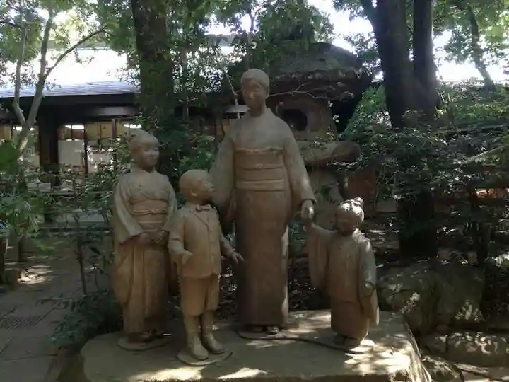 駒木諏訪神社の像