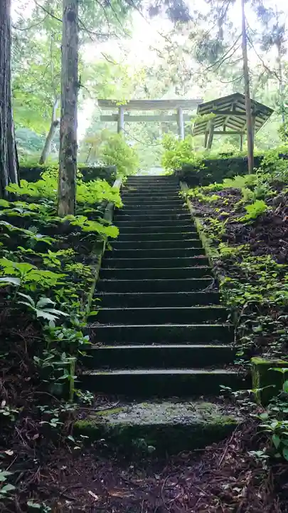 修那羅山安宮神社の鳥居