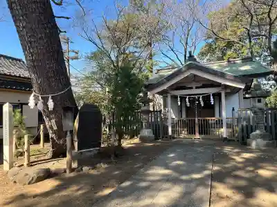 熊野神社の{uncategorized: "未分類", other: "その他", undefined: "問題あり", building: "その他建物", grave: "お墓", sacred_gate: "鳥居", guardian: "狛犬", statue: "像", buddha: "仏像", history: "歴史", nature: "自然", garden: "庭園", animal: "動物", pagoda: "塔", temizu: "手水舎", mountain_gate: "山門・神門", sanctuary: "本殿・本堂", subordinate: "末社・摂社", art: "芸術", scenery: "景色", jizo: "地蔵", ema: "絵馬", goshuin: "御朱印", omikuji: "おみくじ", items: "授与品その他", amulet: "お守り", goshuincho: "御朱印帳", eats: "食事", festival: "お祭り", votive_dance: "神楽", shichigosan: "七五三参", wedding: "結婚式", experience: "体験その他", initially: "初詣", around: "周辺", anti_infection: "感染症対策"}