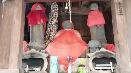 二里山地蔵(栃木県)