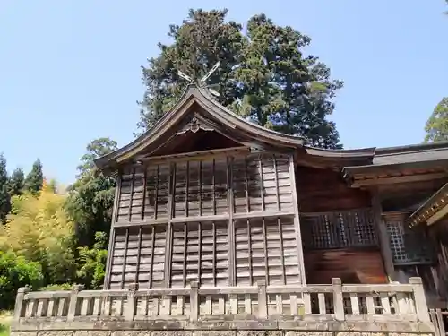 滓上神社の本殿