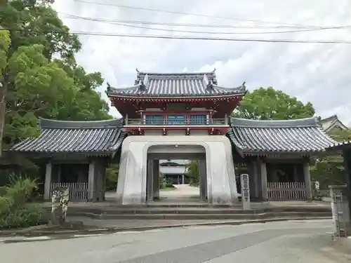 温泉山 安楽寺(四国霊場第六番札所)の山門