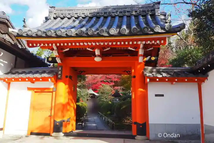 榮攝院(栄摂院)の山門・神門