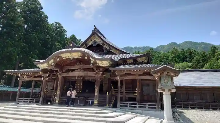 彌彦神社の本殿・本堂