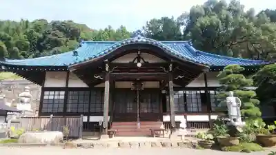 瀧泉寺の本殿・本堂