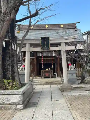 飛木稲荷神社の{uncategorized: "未分類", other: "その他", undefined: "問題あり", building: "その他建物", grave: "お墓", sacred_gate: "鳥居", guardian: "狛犬", statue: "像", buddha: "仏像", history: "歴史", nature: "自然", garden: "庭園", animal: "動物", pagoda: "塔", temizu: "手水舎", mountain_gate: "山門・神門", sanctuary: "本殿・本堂", subordinate: "末社・摂社", art: "芸術", scenery: "景色", jizo: "地蔵", ema: "絵馬", goshuin: "御朱印", omikuji: "おみくじ", items: "授与品その他", amulet: "お守り", goshuincho: "御朱印帳", eats: "食事", festival: "お祭り", votive_dance: "神楽", shichigosan: "七五三参", wedding: "結婚式", experience: "体験その他", initially: "初詣", around: "周辺", anti_infection: "感染症対策"}