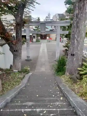 福森稲荷神社の{uncategorized: "未分類", other: "その他", undefined: "問題あり", building: "その他建物", grave: "お墓", sacred_gate: "鳥居", guardian: "狛犬", statue: "像", buddha: "仏像", history: "歴史", nature: "自然", garden: "庭園", animal: "動物", pagoda: "塔", temizu: "手水舎", mountain_gate: "山門・神門", sanctuary: "本殿・本堂", subordinate: "末社・摂社", art: "芸術", scenery: "景色", jizo: "地蔵", ema: "絵馬", goshuin: "御朱印", omikuji: "おみくじ", items: "授与品その他", amulet: "お守り", goshuincho: "御朱印帳", eats: "食事", festival: "お祭り", votive_dance: "神楽", shichigosan: "七五三参", wedding: "結婚式", experience: "体験その他", initially: "初詣", around: "周辺", anti_infection: "感染症対策"}