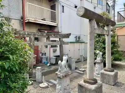 正一位原市場稲荷大明神の{uncategorized: "未分類", other: "その他", undefined: "問題あり", building: "その他建物", grave: "お墓", sacred_gate: "鳥居", guardian: "狛犬", statue: "像", buddha: "仏像", history: "歴史", nature: "自然", garden: "庭園", animal: "動物", pagoda: "塔", temizu: "手水舎", mountain_gate: "山門・神門", sanctuary: "本殿・本堂", subordinate: "末社・摂社", art: "芸術", scenery: "景色", jizo: "地蔵", ema: "絵馬", goshuin: "御朱印", omikuji: "おみくじ", items: "授与品その他", amulet: "お守り", goshuincho: "御朱印帳", eats: "食事", festival: "お祭り", votive_dance: "神楽", shichigosan: "七五三参", wedding: "結婚式", experience: "体験その他", initially: "初詣", around: "周辺", anti_infection: "感染症対策"}