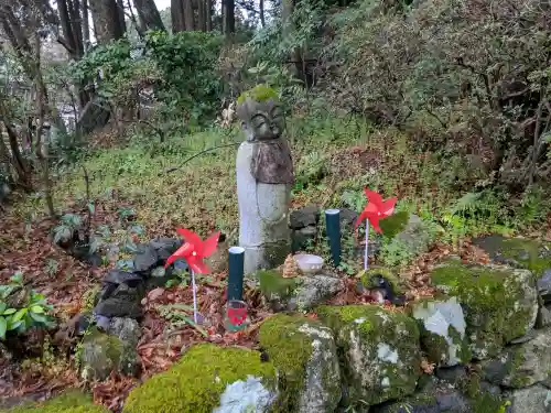 西教寺の{uncategorized: "未分類", other: "その他", undefined: "問題あり", building: "その他建物", grave: "お墓", sacred_gate: "鳥居", guardian: "狛犬", statue: "像", buddha: "仏像", history: "歴史", nature: "自然", garden: "庭園", animal: "動物", pagoda: "塔", temizu: "手水舎", mountain_gate: "山門・神門", sanctuary: "本殿・本堂", subordinate: "末社・摂社", art: "芸術", scenery: "景色", jizo: "地蔵", ema: "絵馬", goshuin: "御朱印", omikuji: "おみくじ", items: "授与品その他", amulet: "お守り", goshuincho: "御朱印帳", eats: "食事", festival: "お祭り", votive_dance: "神楽", shichigosan: "七五三参", wedding: "結婚式", experience: "体験その他", initially: "初詣", around: "周辺", anti_infection: "感染症対策"}