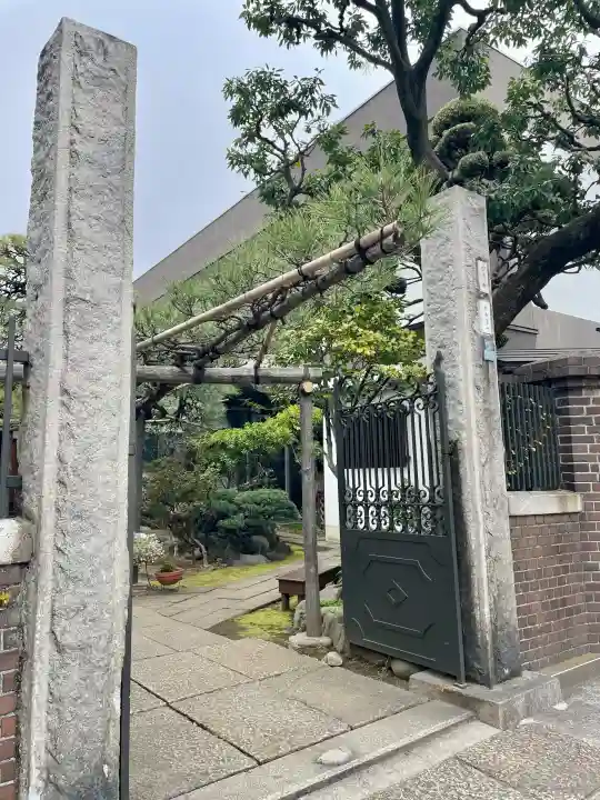 妙情寺の{uncategorized: "未分類", other: "その他", undefined: "問題あり", building: "その他建物", grave: "お墓", sacred_gate: "鳥居", guardian: "狛犬", statue: "像", buddha: "仏像", history: "歴史", nature: "自然", garden: "庭園", animal: "動物", pagoda: "塔", temizu: "手水舎", mountain_gate: "山門・神門", sanctuary: "本殿・本堂", subordinate: "末社・摂社", art: "芸術", scenery: "景色", jizo: "地蔵", ema: "絵馬", goshuin: "御朱印", omikuji: "おみくじ", items: "授与品その他", amulet: "お守り", goshuincho: "御朱印帳", eats: "食事", festival: "お祭り", votive_dance: "神楽", shichigosan: "七五三参", wedding: "結婚式", experience: "体験その他", initially: "初詣", around: "周辺", anti_infection: "感染症対策"}