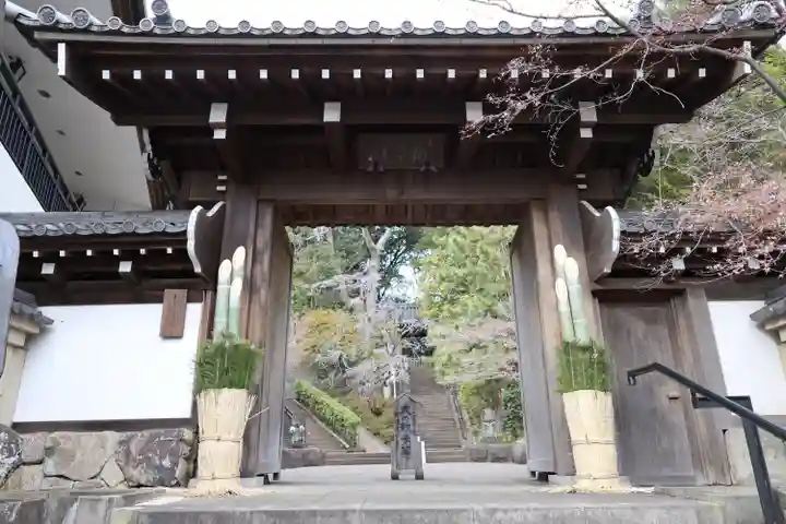 建功寺の山門・神門