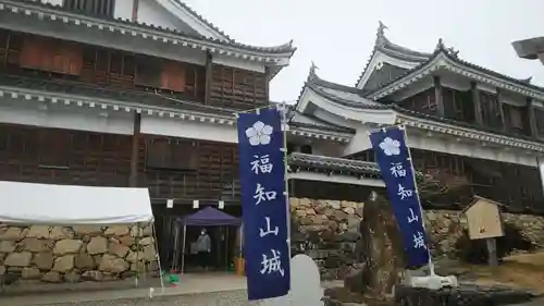 御霊神社の山門・神門