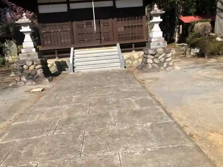 白髪神社の本殿・本堂