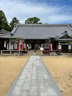 八幡寺の本殿・本堂