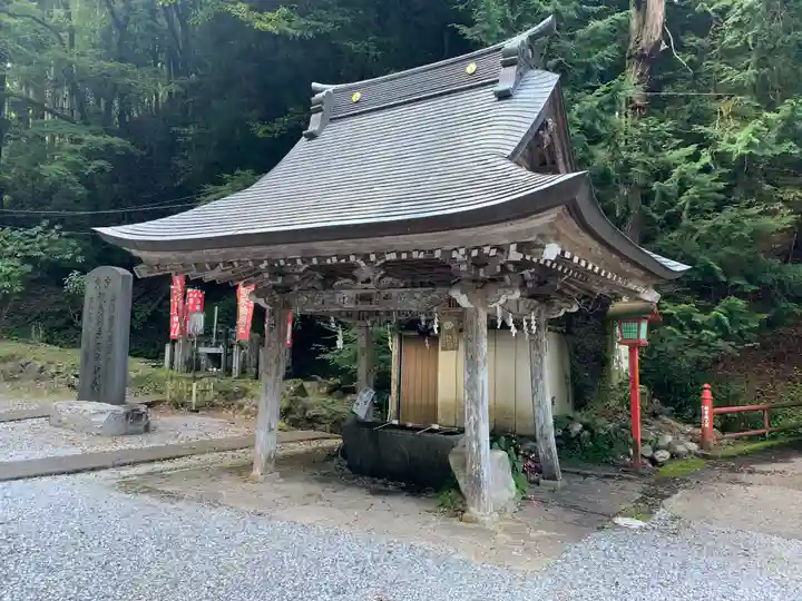 満願寺の手水舎