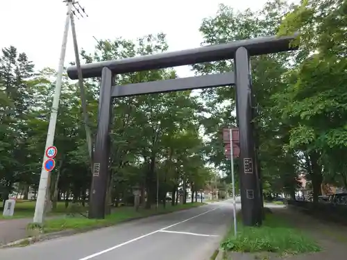 帯廣神社の鳥居