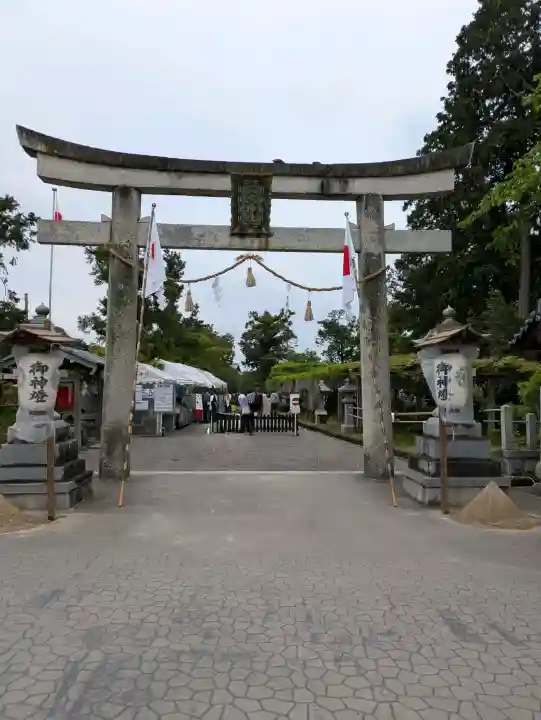 三大神社の{uncategorized: "未分類", other: "その他", undefined: "問題あり", building: "その他建物", grave: "お墓", sacred_gate: "鳥居", guardian: "狛犬", statue: "像", buddha: "仏像", history: "歴史", nature: "自然", garden: "庭園", animal: "動物", pagoda: "塔", temizu: "手水舎", mountain_gate: "山門・神門", sanctuary: "本殿・本堂", subordinate: "末社・摂社", art: "芸術", scenery: "景色", jizo: "地蔵", ema: "絵馬", goshuin: "御朱印", omikuji: "おみくじ", items: "授与品その他", amulet: "お守り", goshuincho: "御朱印帳", eats: "食事", festival: "お祭り", votive_dance: "神楽", shichigosan: "七五三参", wedding: "結婚式", experience: "体験その他", initially: "初詣", around: "周辺", anti_infection: "感染症対策"}