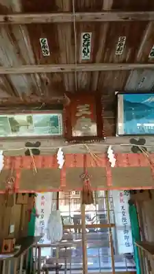 郡浦神社の本殿・本堂