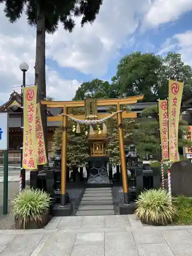 亀ケ池八幡宮の鳥居