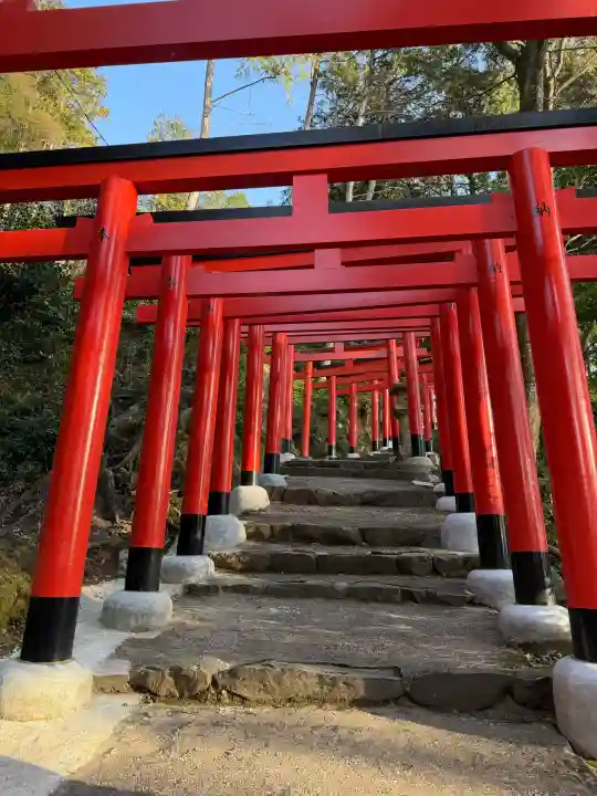 玉津岡神社の{uncategorized: "未分類", other: "その他", undefined: "問題あり", building: "その他建物", grave: "お墓", sacred_gate: "鳥居", guardian: "狛犬", statue: "像", buddha: "仏像", history: "歴史", nature: "自然", garden: "庭園", animal: "動物", pagoda: "塔", temizu: "手水舎", mountain_gate: "山門・神門", sanctuary: "本殿・本堂", subordinate: "末社・摂社", art: "芸術", scenery: "景色", jizo: "地蔵", ema: "絵馬", goshuin: "御朱印", omikuji: "おみくじ", items: "授与品その他", amulet: "お守り", goshuincho: "御朱印帳", eats: "食事", festival: "お祭り", votive_dance: "神楽", shichigosan: "七五三参", wedding: "結婚式", experience: "体験その他", initially: "初詣", around: "周辺", anti_infection: "感染症対策"}