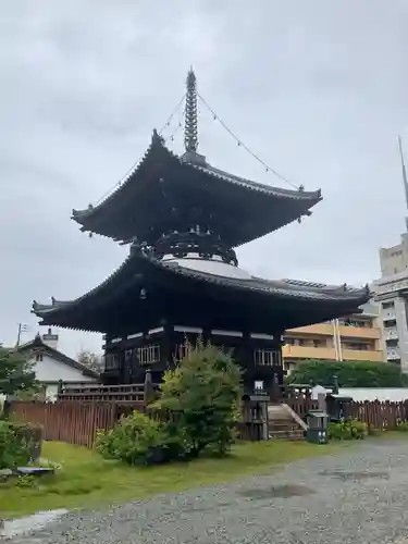 愛染堂勝鬘院の塔