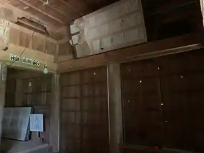 石間寺の本殿・本堂