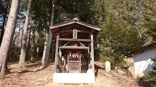 露垂根神社の末社