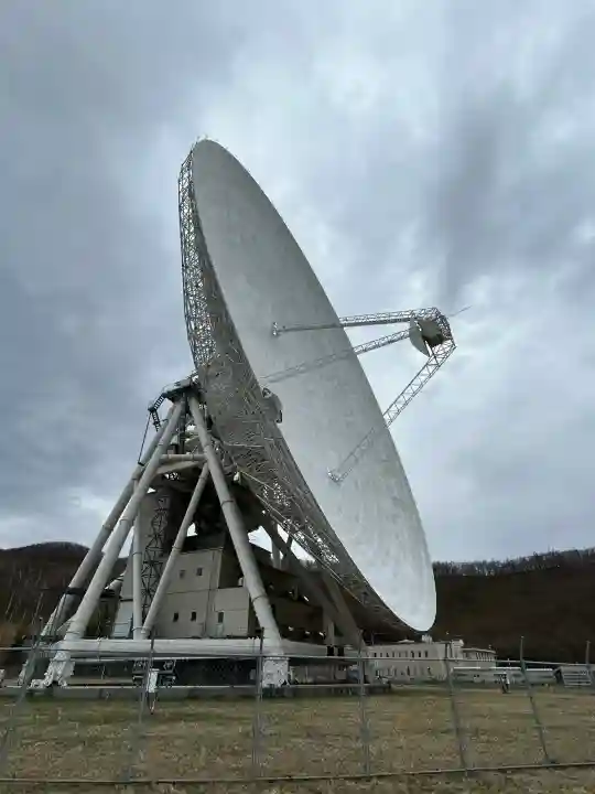新海三社神社の{uncategorized: "未分類", other: "その他", undefined: "問題あり", building: "その他建物", grave: "お墓", sacred_gate: "鳥居", guardian: "狛犬", statue: "像", buddha: "仏像", history: "歴史", nature: "自然", garden: "庭園", animal: "動物", pagoda: "塔", temizu: "手水舎", mountain_gate: "山門・神門", sanctuary: "本殿・本堂", subordinate: "末社・摂社", art: "芸術", scenery: "景色", jizo: "地蔵", ema: "絵馬", goshuin: "御朱印", omikuji: "おみくじ", items: "授与品その他", amulet: "お守り", goshuincho: "御朱印帳", eats: "食事", festival: "お祭り", votive_dance: "神楽", shichigosan: "七五三参", wedding: "結婚式", experience: "体験その他", initially: "初詣", around: "周辺", anti_infection: "感染症対策"}